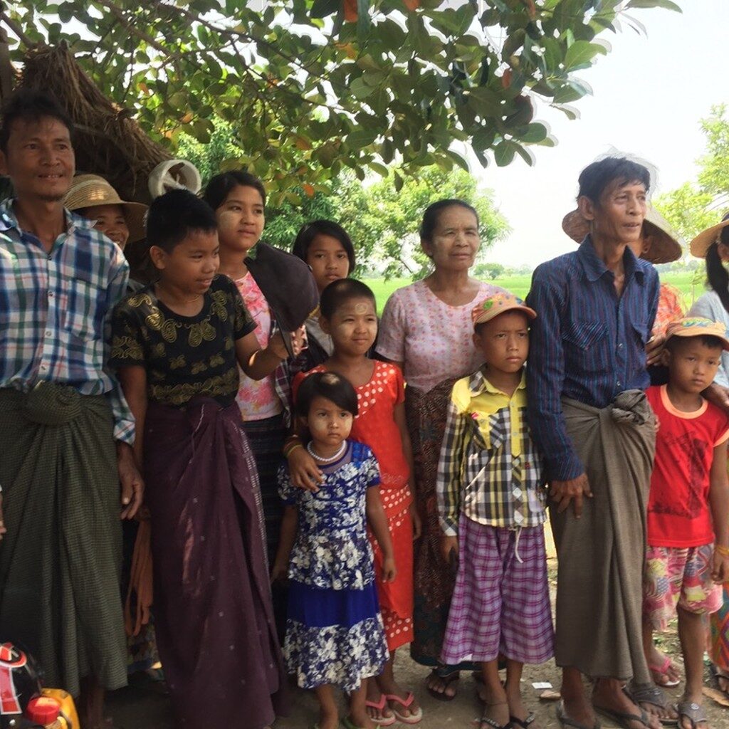 myanmar gets a helping hand (6)